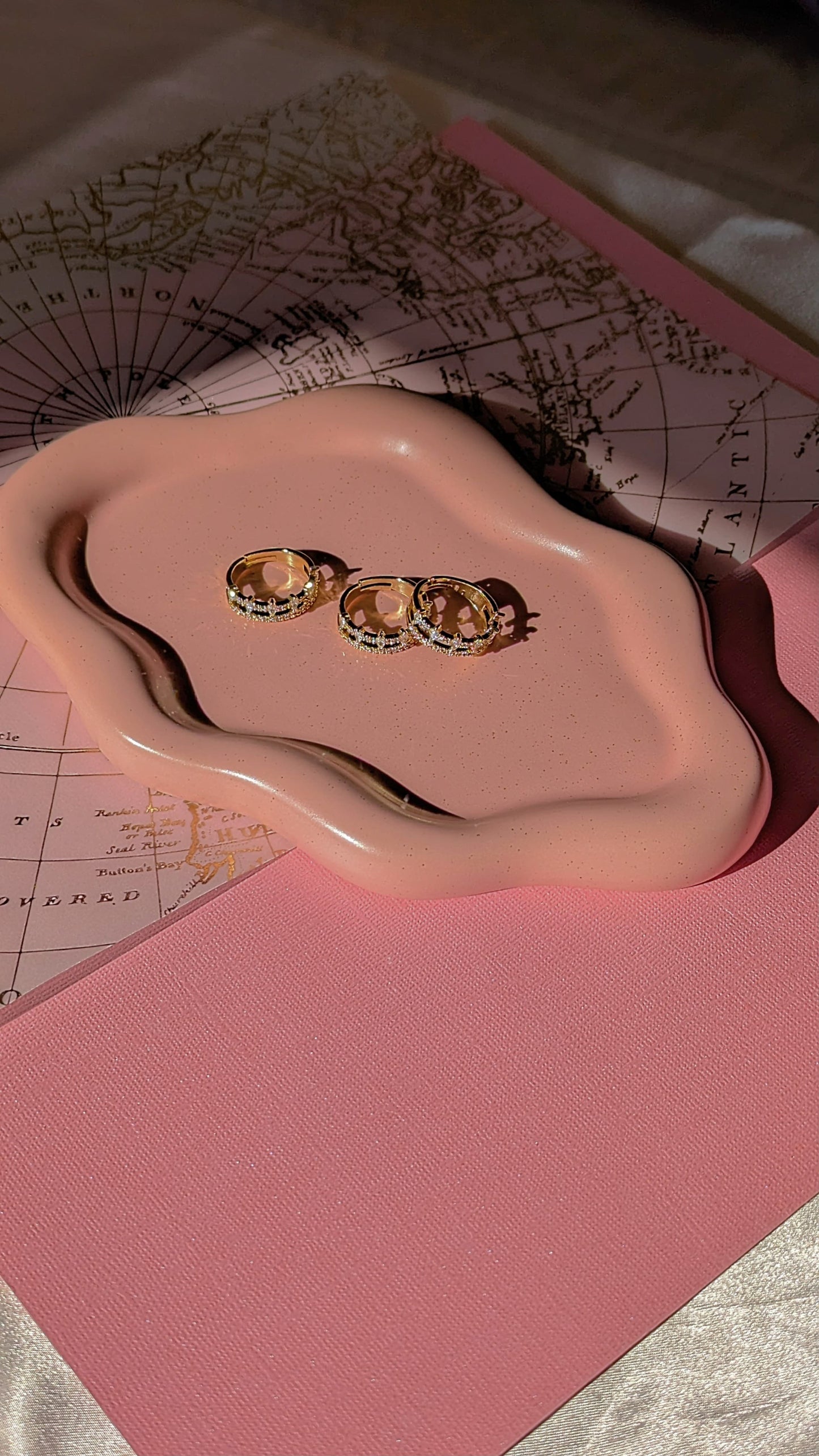 Queen`s charm Ring