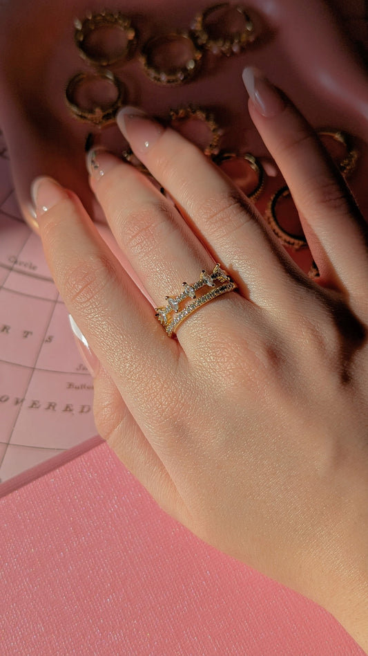 Queen`s charm Ring